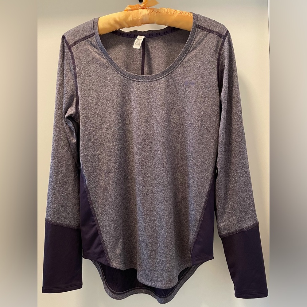 Under Armour Heat Gear Ladies purple workout/ running shirt. Size Medium.